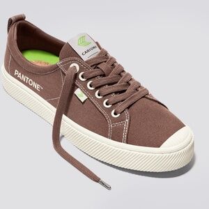 Cariuma Pantone Sneakers